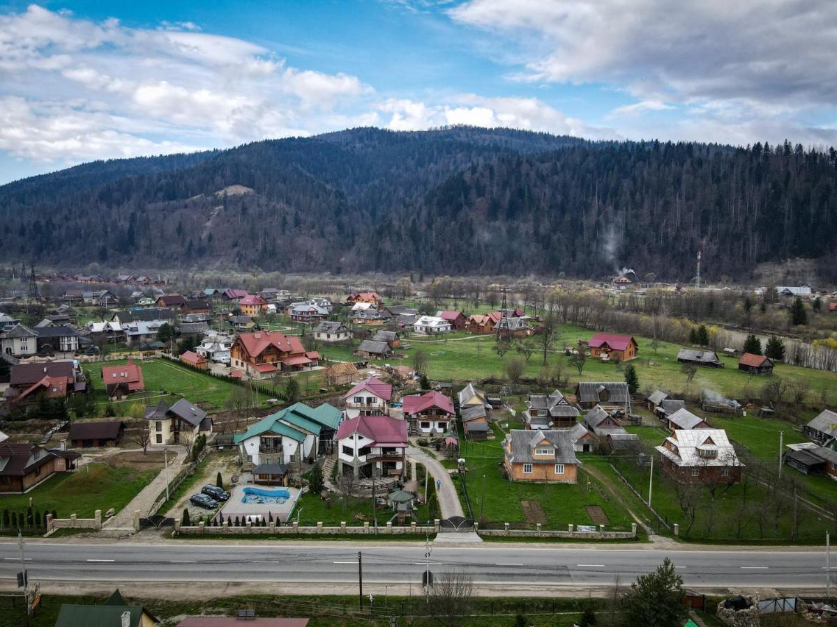 Апартаменти "У Кузьмича" 1 Mykulychyn Exterior photo